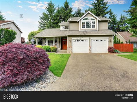 American House Image & Photo (Free Trial) | Bigstock