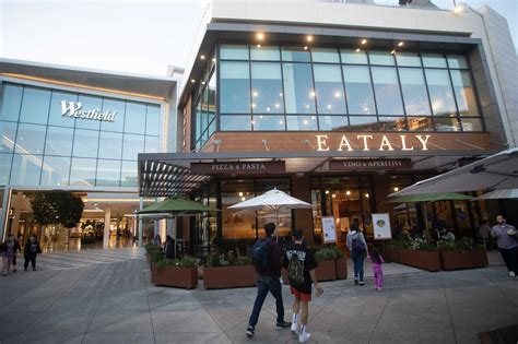 Westfield gives up on SF while Silicon Valley mall has record sales