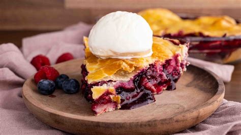 Mixed Berry Pie Recipe [VIDEO] - Dinner, then Dessert