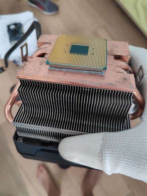 CPU stuck on heatsink : pcmasterrace