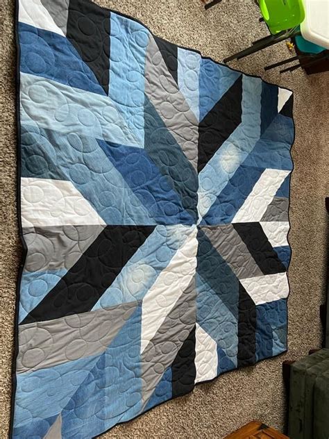 Denim quilt in 2020 | Denim quilt patterns, Denim quilt, Beginner quilt patterns