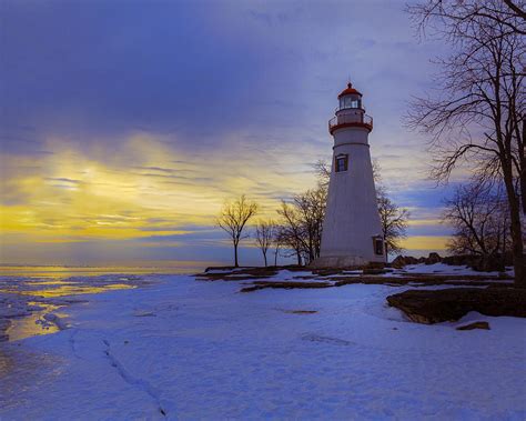 Marblehead Lighthouse Winter Sunrise Photograph by Jack R Perry - Fine Art America