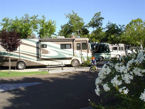 Redding Premier RV Resort — gateway to California adventure.