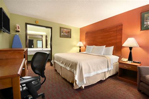 Days Inn by Wyndham Jacksonville NC | Jacksonville, NC Hotels