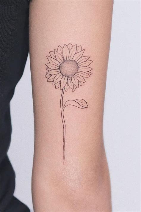 36 Most Beautiful Flower Tattoo Designs to Blow Your Mind - Page 12 of 36 - belikeanactress. com