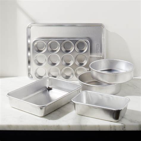 Nordic Ware Naturals 6-Pc. Bakeware Set + Reviews | Crate and Barrel