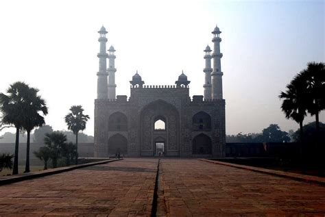 Jama Masjid Agra > Images, History, Timings, Location