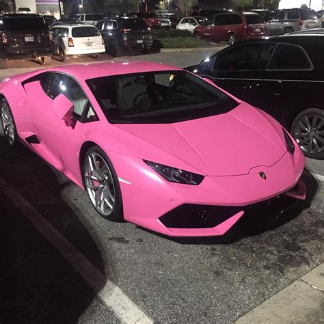 Pink Lamborghini Huracan : r/exoticspotting