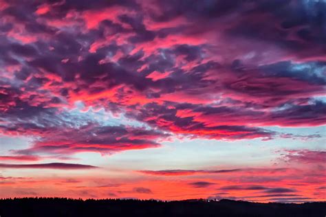 Post-sunset sky © Jonathan Billinger :: Geograph Britain and Ireland