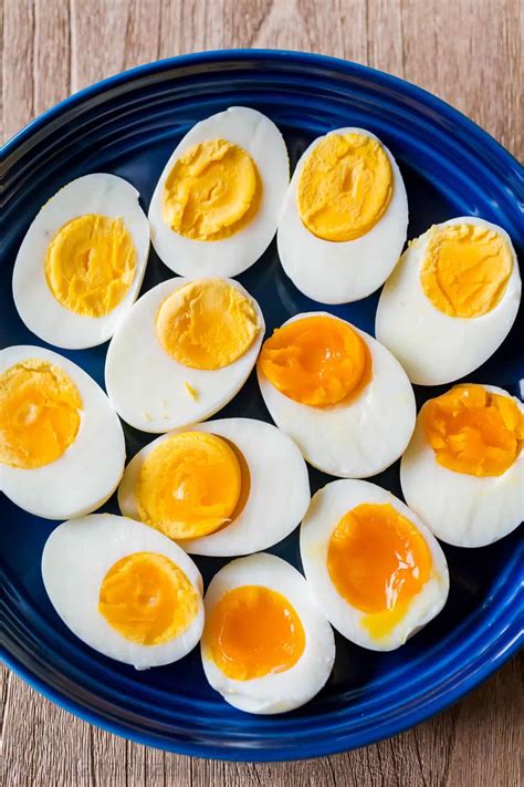 Perfect Boiled Eggs (Every Time) - NatashasKitchen.com