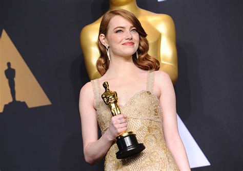 Emma Stone wins Best Actress at the 2017 Oscars