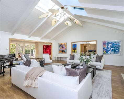 Inside Jim Carrey's Brentwood ranch: listed for $28.9 million | Homes ...