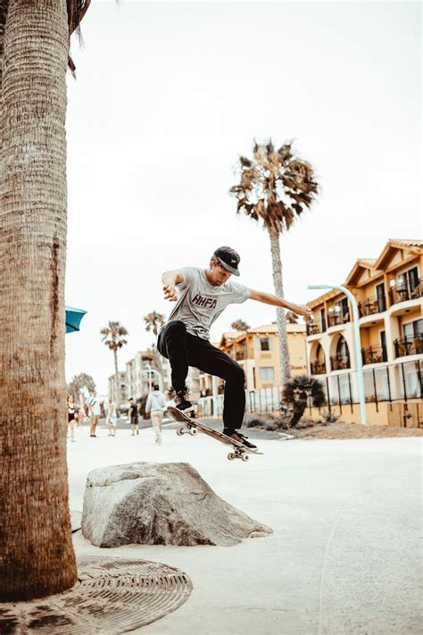 Street Skateboarding [A Complete Guide]