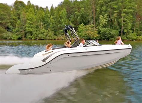 5 Best Lake Boats For 2023 - Boat Trader Blog