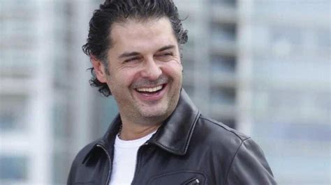 Ragheb Alama Collapses on Stage | Al Bawaba