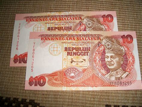 collectible items: Duit lama Malaysia RM10 running number UNC