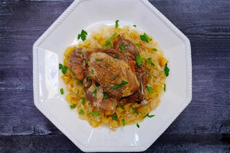 Slow Cooker German Pork Ribs - Pork Recipes - LGCM