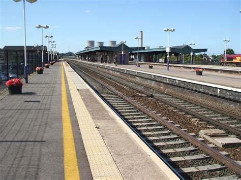 Didcot Parkway railway station,... © Nigel Thompson cc-by-sa/2.0 ...