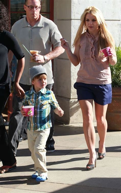 Britney & Sean Preston out in Calabasas - Britney Spears Photo ...