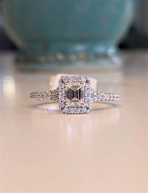 14K White Gold Emerald Cut Engagement Ring 003-100-02018 | Armentor Jewelers | New Iberia, LA