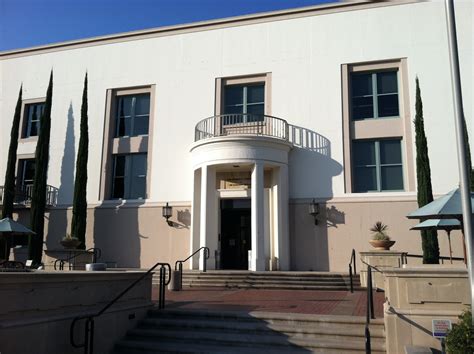 Claremont Colleges Library Shut Down After Long Battle With Toxic Gas - The Golden Antlers