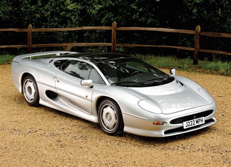 Jaguar XJ220: The British Supercar - Exotic Car List