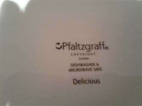 Lot Detail - Pfaltzgraff Delicious Dining Set 30 Pc