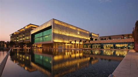 King Abdullah University of Science and Technology | CRICURSA Curved Glass