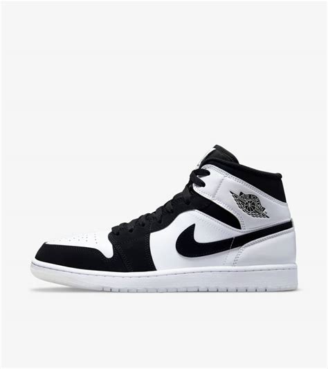 Air Jordan 1 Mid SE 'White and Black' (DH6933-100) Release Date. Nike SNKRS