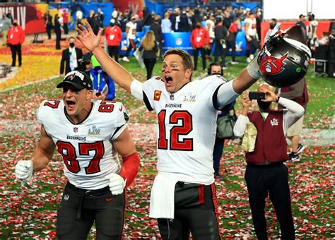 14 photos of Tom Brady and the Bucs celebrating their Super Bowl win