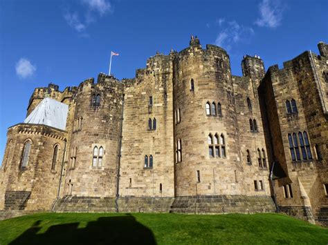 What Kate-Em did next.: Alnwick Castle - or should that be Brancaster?