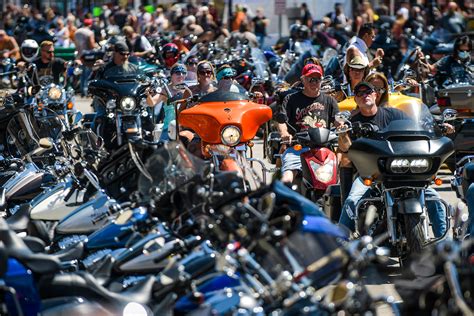 Doctor warns massive US biker rally could be a "super spreader" event