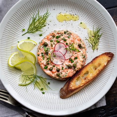 CLASSIC SALMON TARTARE — French Cooking Academy