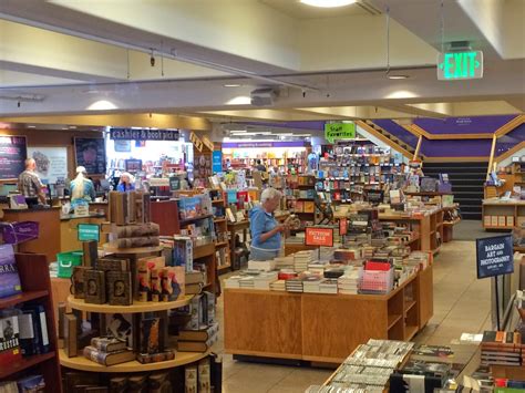 The Indie Bob Spot: University Bookstore - Seattle, WA