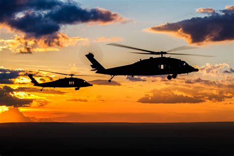 Download Sikorsky UH 60 Black Hawk Helicopter Silhouette Wallpaper ...