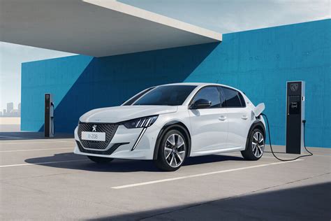 El Peugeot e-208 eléctrico estrena versión GT para ganar músculo y ...