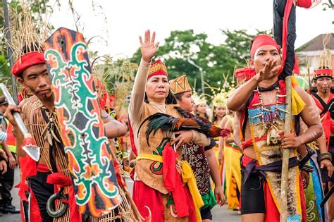 Keunikan Suku Dayak Jadi Festival Budaya di Palangkaraya | Read.id