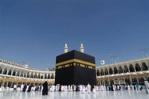 Download Kaaba Holy Shrine Makkah HD Wallpaper | Wallpapers.com