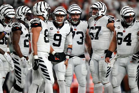 Cincinnati to wear white Bengal tiger uniforms, helmets against Steelers in Pittsburgh