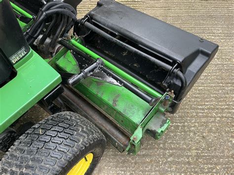 John Deere 2653 A Ride On Cylinder Mower triple sit on compact cricket ...