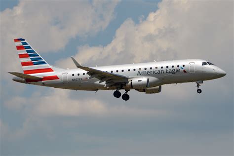 File:American Eagle, N407YX, Embraer ERJ-175LR (20181377525).jpg - Wikimedia Commons