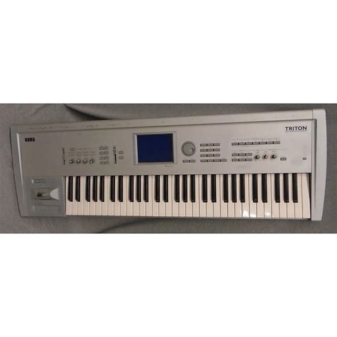 Used Korg Triton Classic 61 Key Keyboard Workstation | Guitar Center