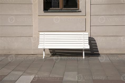 White Bench 1245814 Stock Photo at Vecteezy