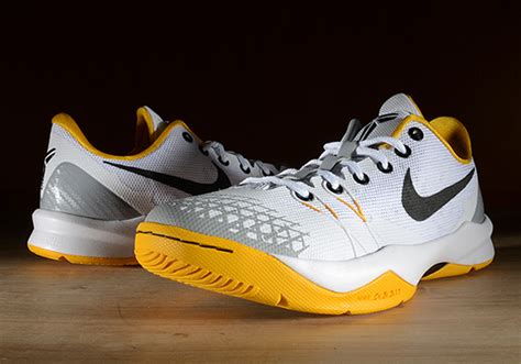 Nike Zoom Kobe Venomenon 4 - White - University Gold - Wolf Grey ...