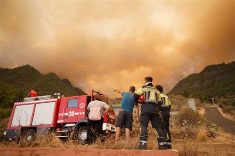 Where are Tenerife fires? Map shows where ‘powerful’ wildfire spread ...