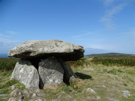 Chun Quoit - The Cornish Bird