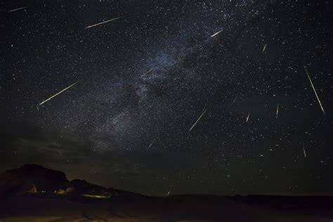 What causes a meteor shower? - BBC Sky at Night Magazine