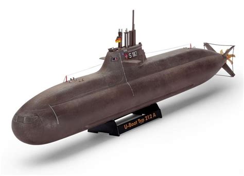 Revell U-212 Model | German submarines, Model warships, Submarines