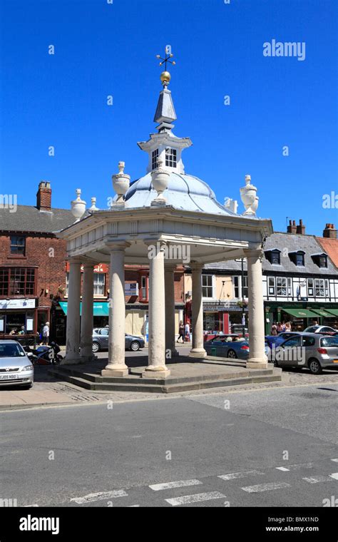 Beverley Market Cross, Beverley, East Riding of Yorkshire, England, UK Stock Photo - Alamy