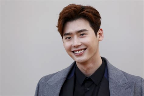 'W-Two Worlds' Season 2 renewal: Lee Jong-suk and Han Hyo-joo to return to the show? - IBTimes India